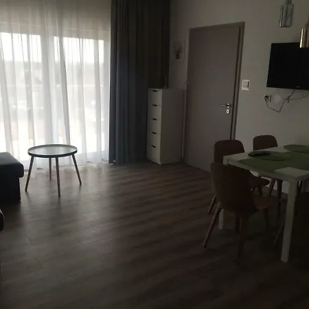 Piec Morz Apartment *